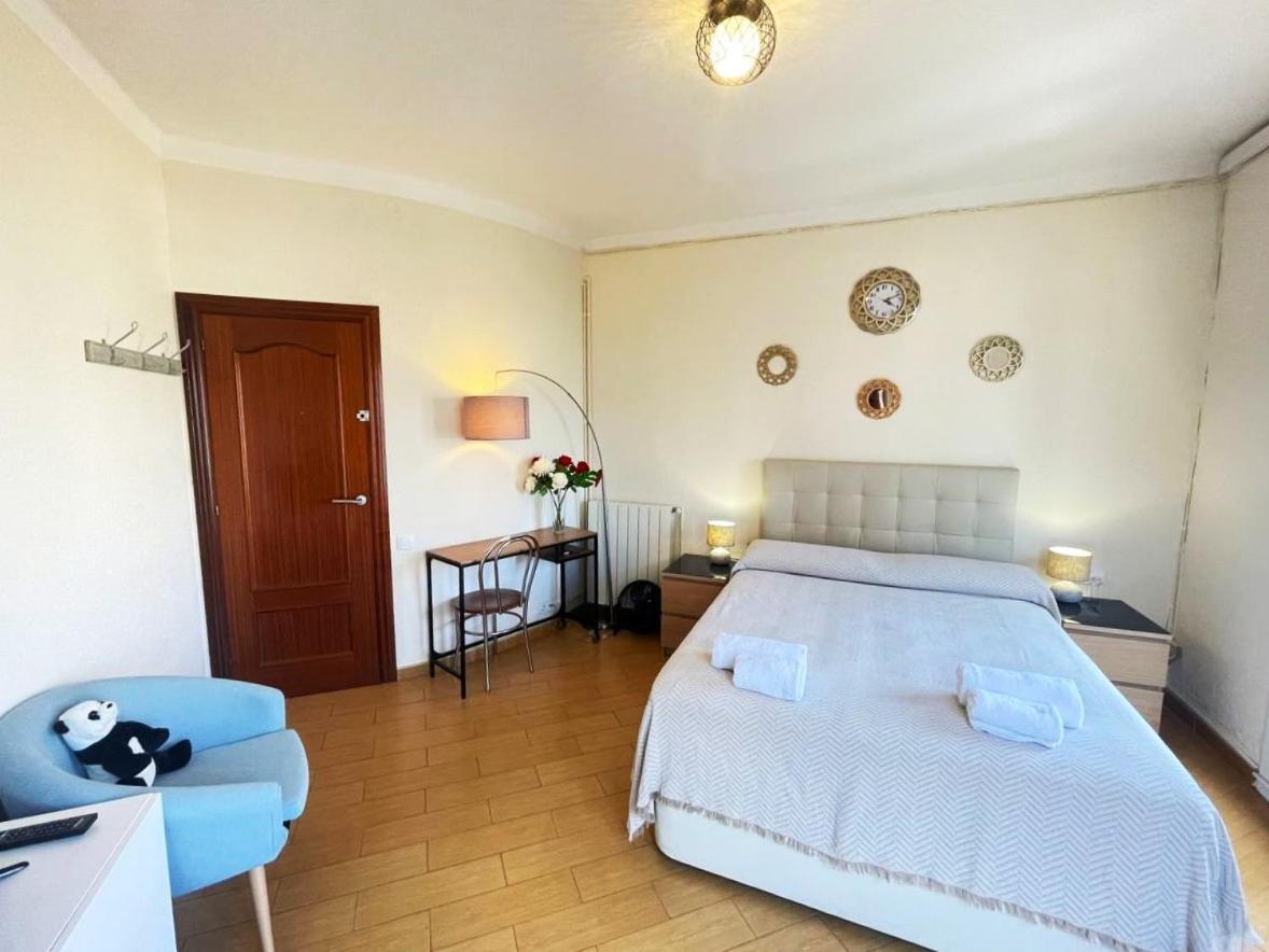 Rooms Nueva Valencia Барселона Екстериор снимка