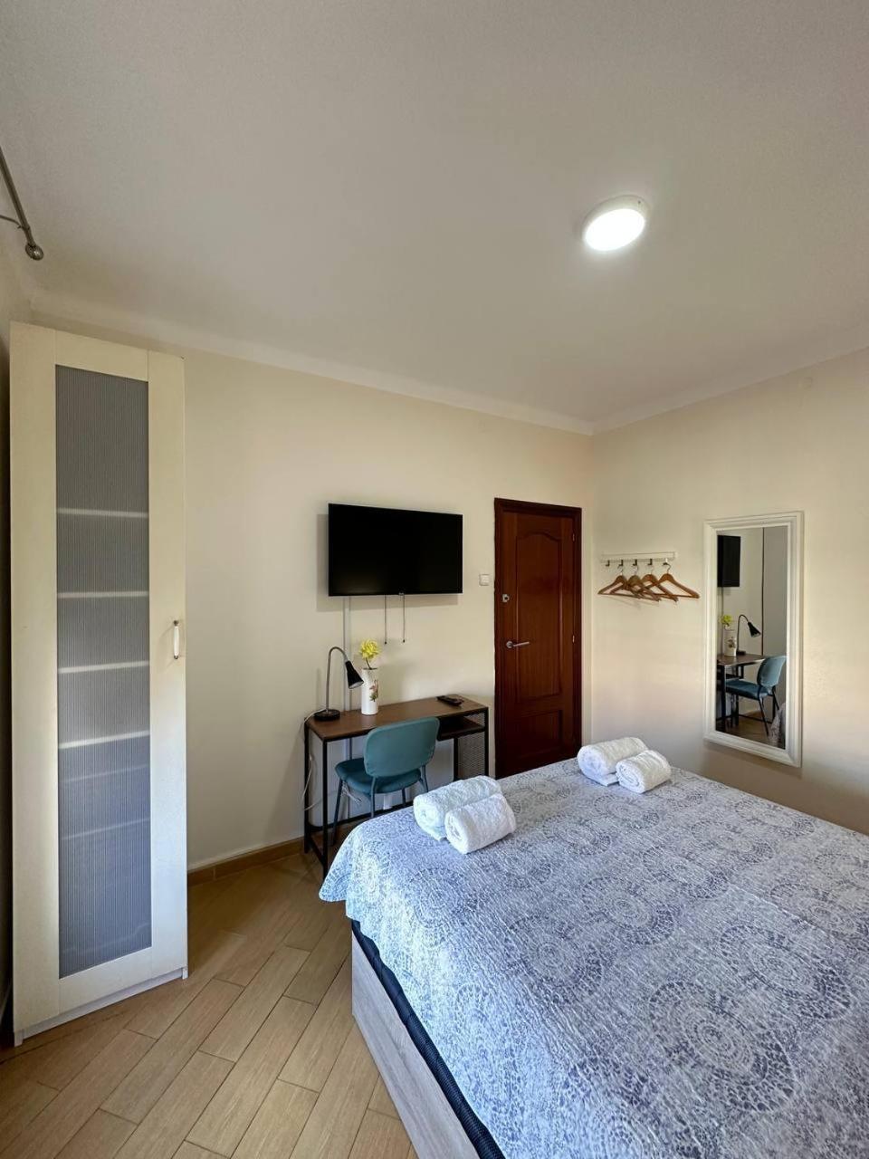Rooms Nueva Valencia Барселона Екстериор снимка