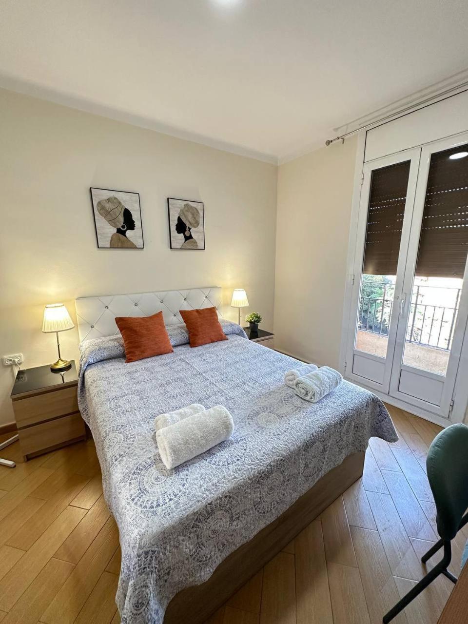 Rooms Nueva Valencia Барселона Екстериор снимка
