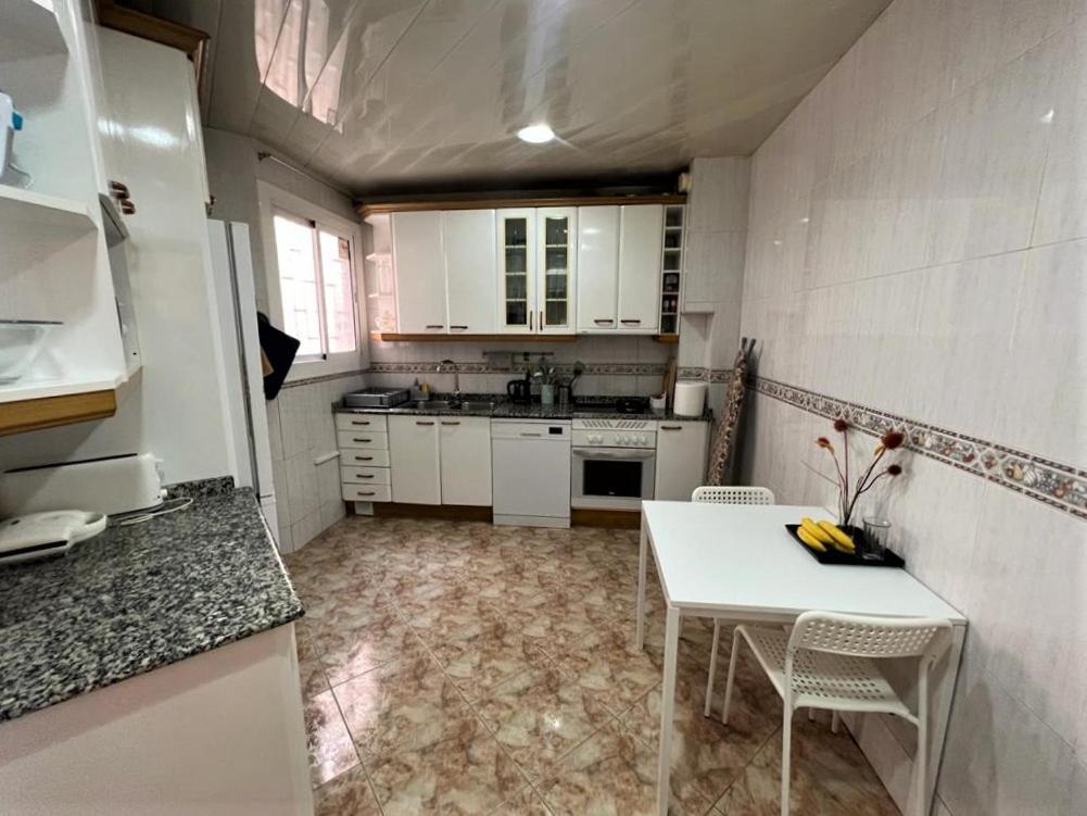 Rooms Nueva Valencia Барселона Екстериор снимка