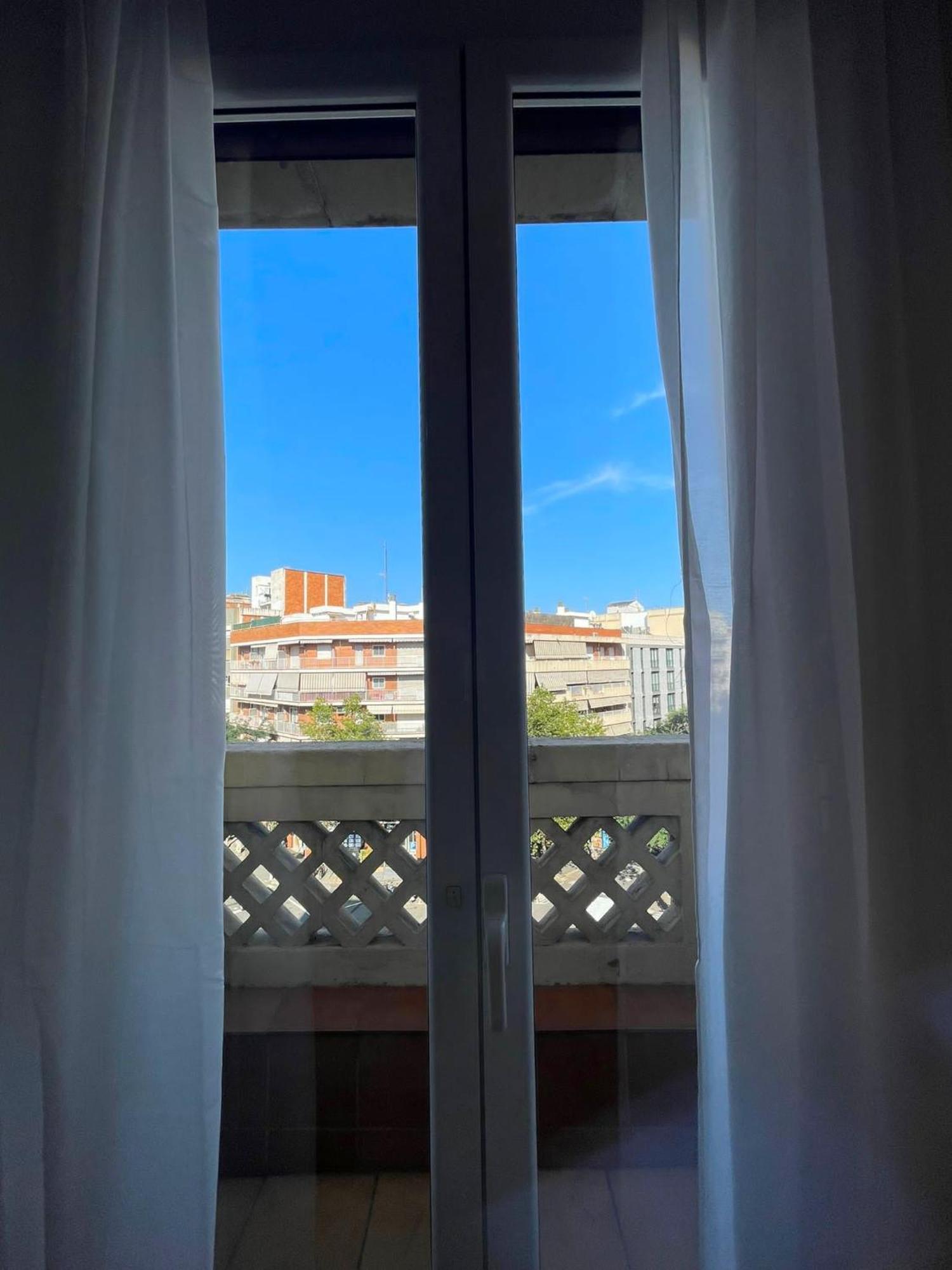 Rooms Nueva Valencia Барселона Екстериор снимка