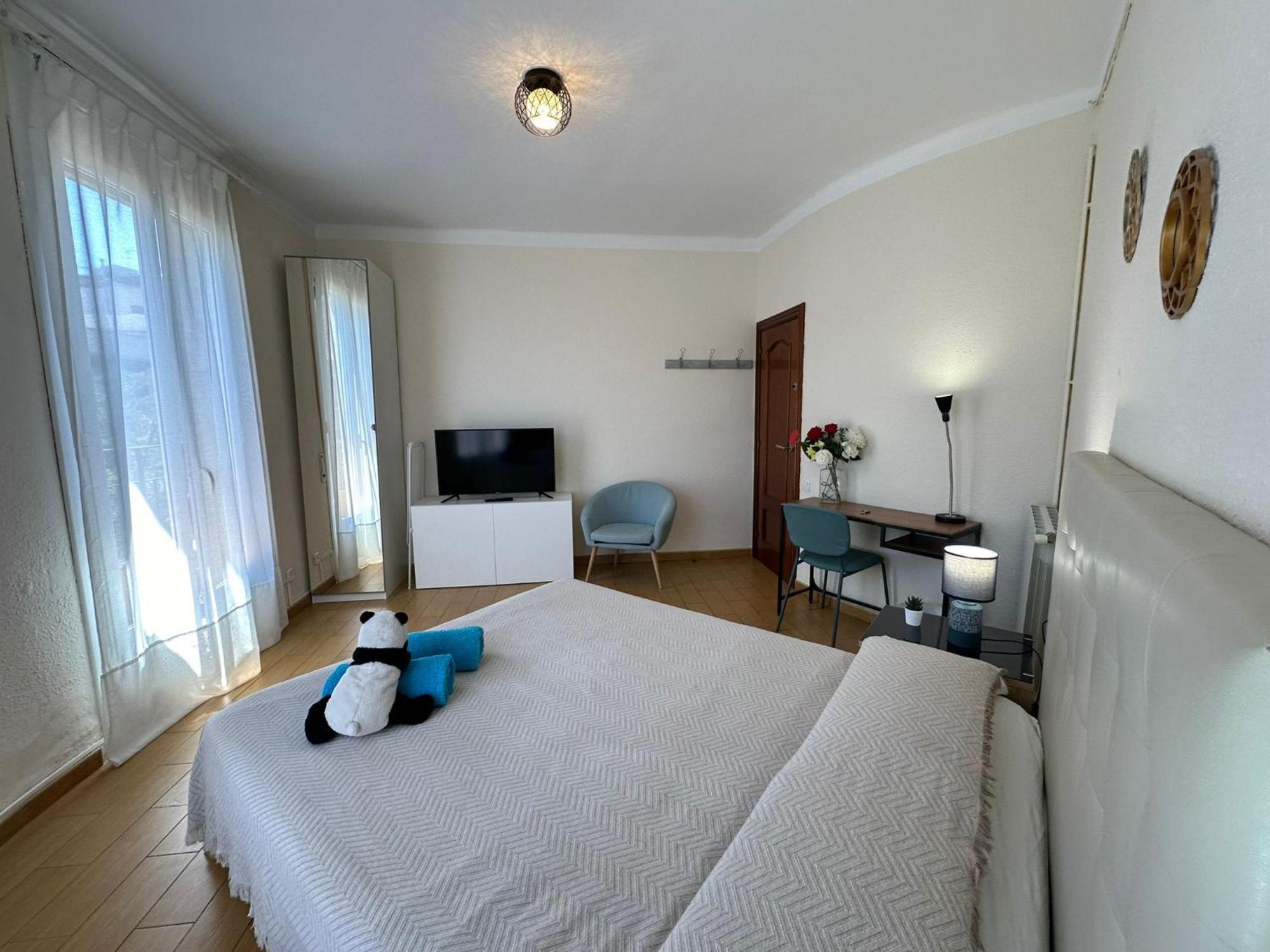 Rooms Nueva Valencia Барселона Екстериор снимка