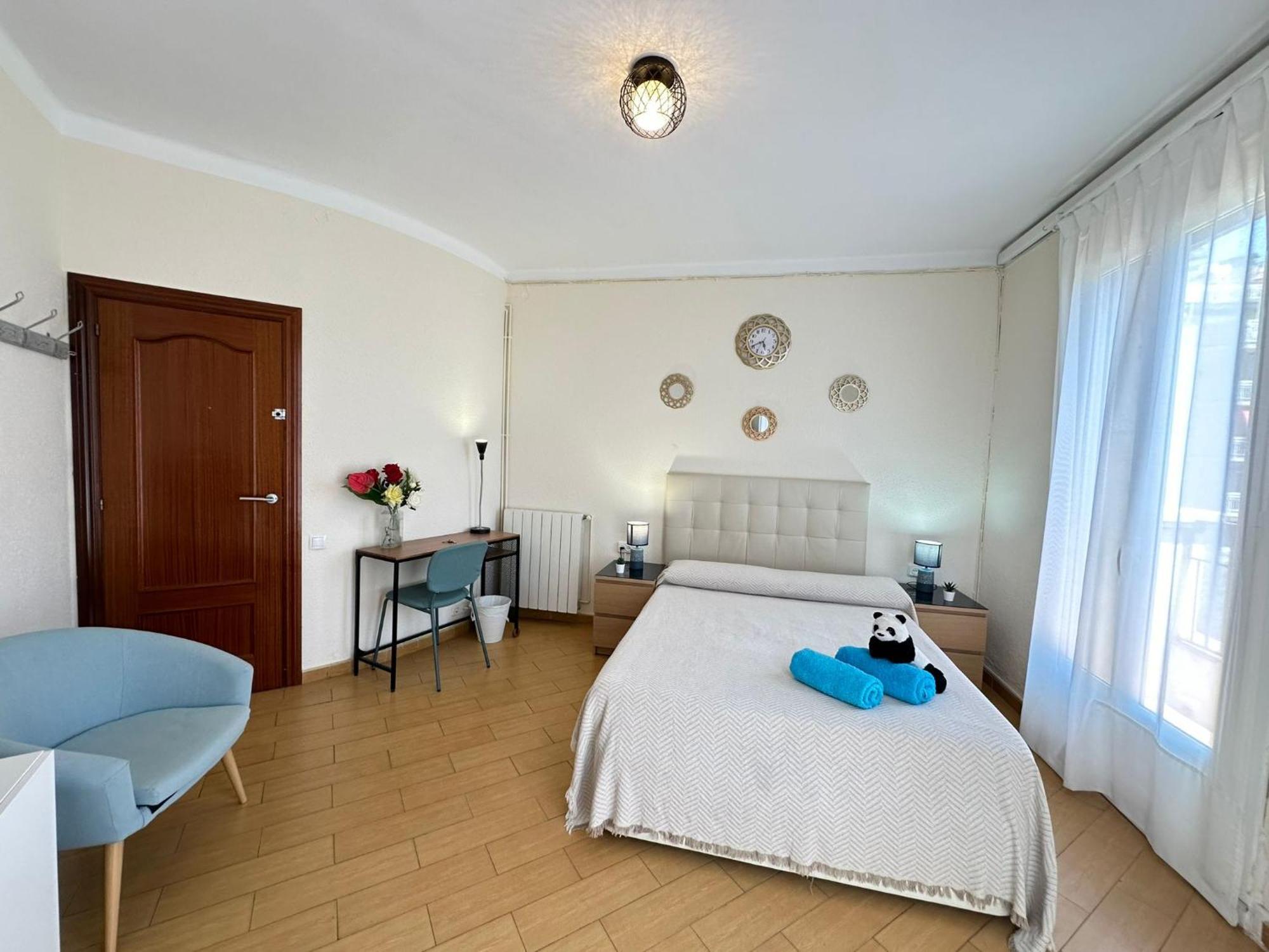 Rooms Nueva Valencia Барселона Екстериор снимка