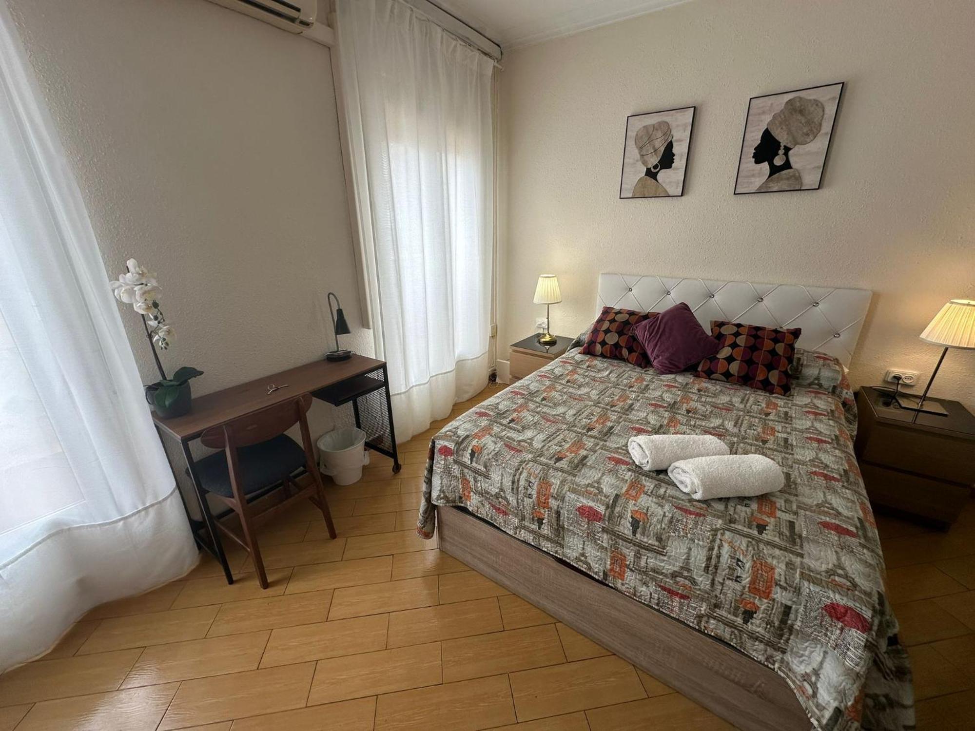 Rooms Nueva Valencia Барселона Екстериор снимка
