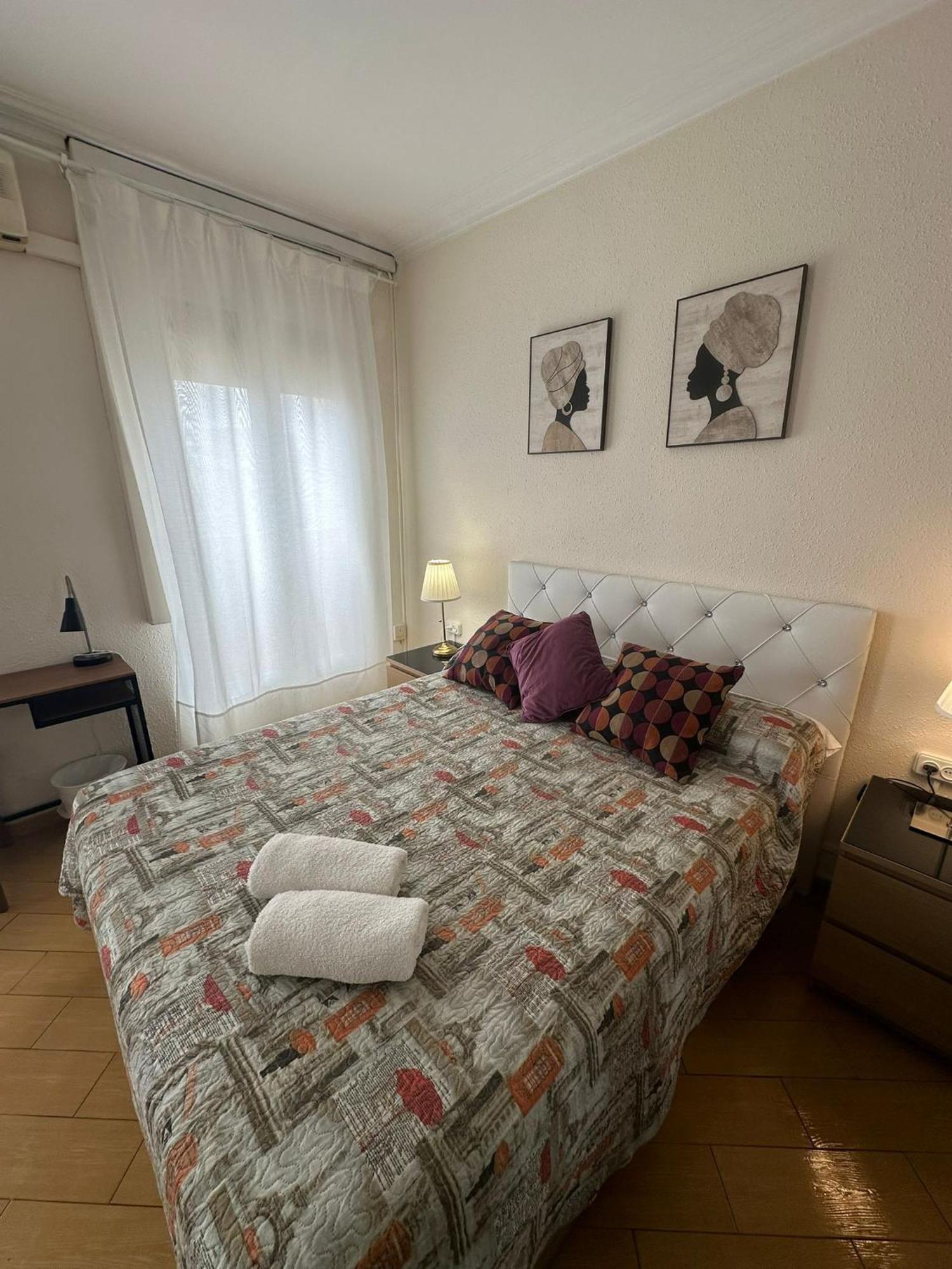 Rooms Nueva Valencia Барселона Екстериор снимка