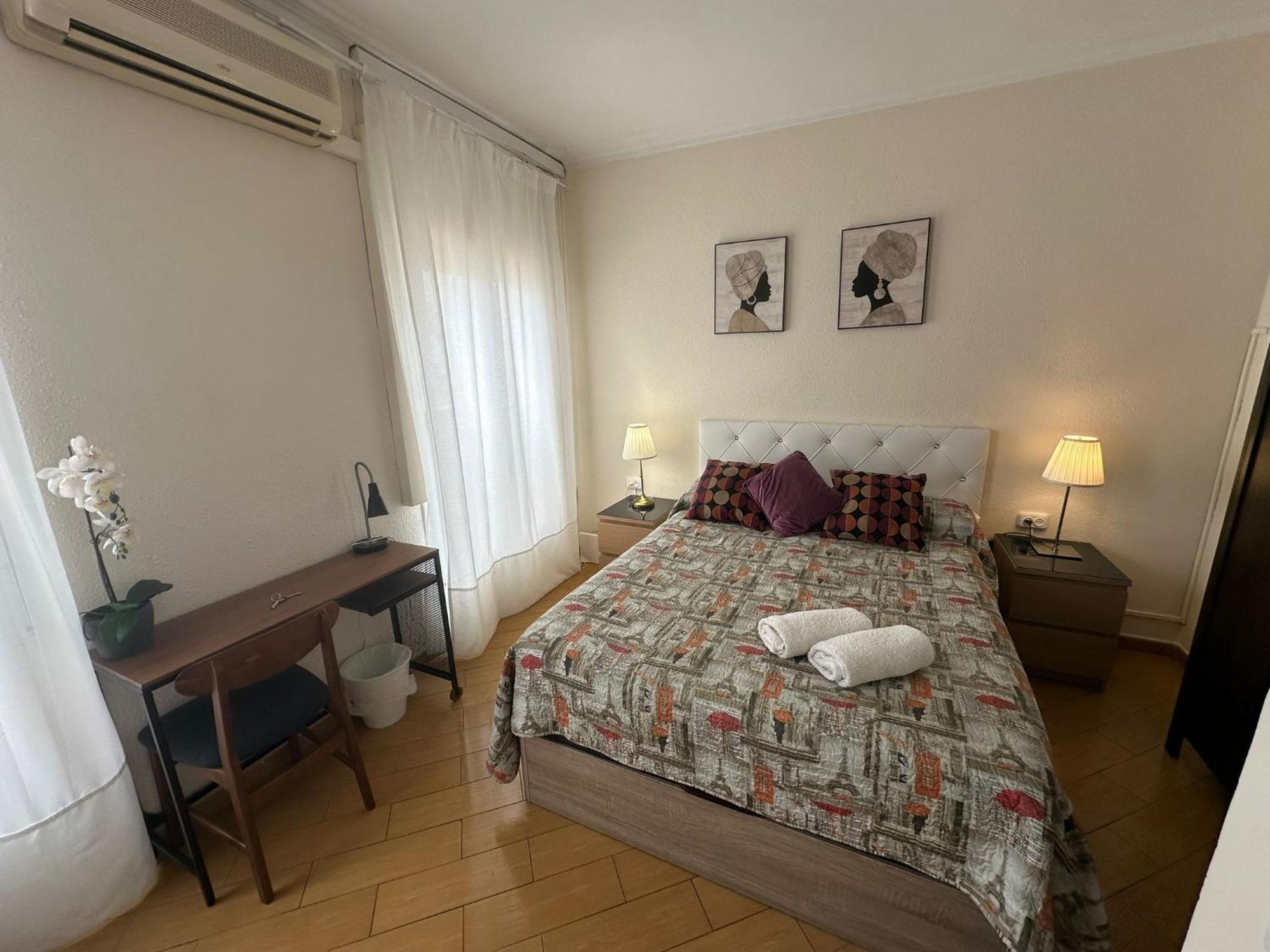 Rooms Nueva Valencia Барселона Екстериор снимка