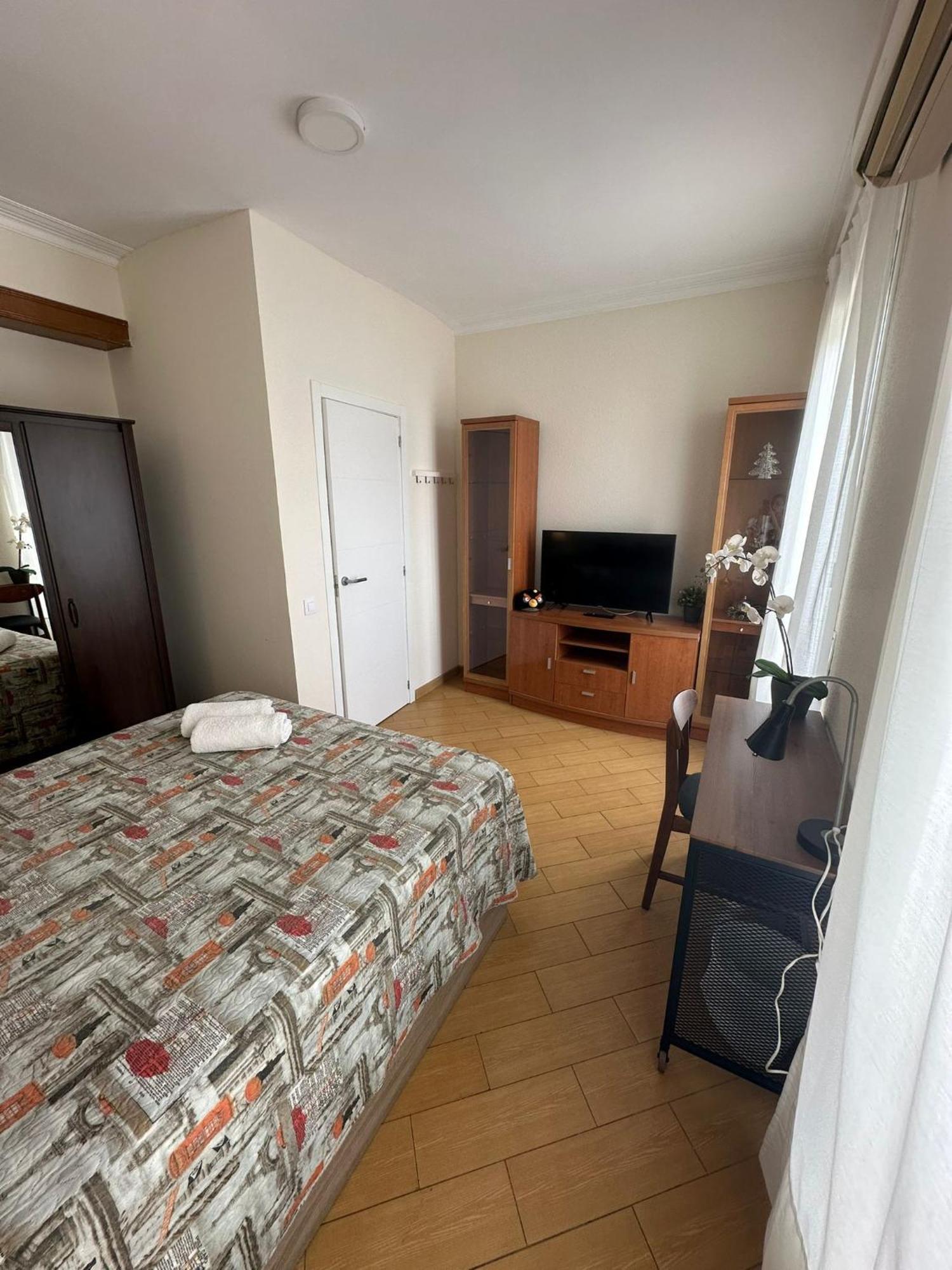 Rooms Nueva Valencia Барселона Екстериор снимка