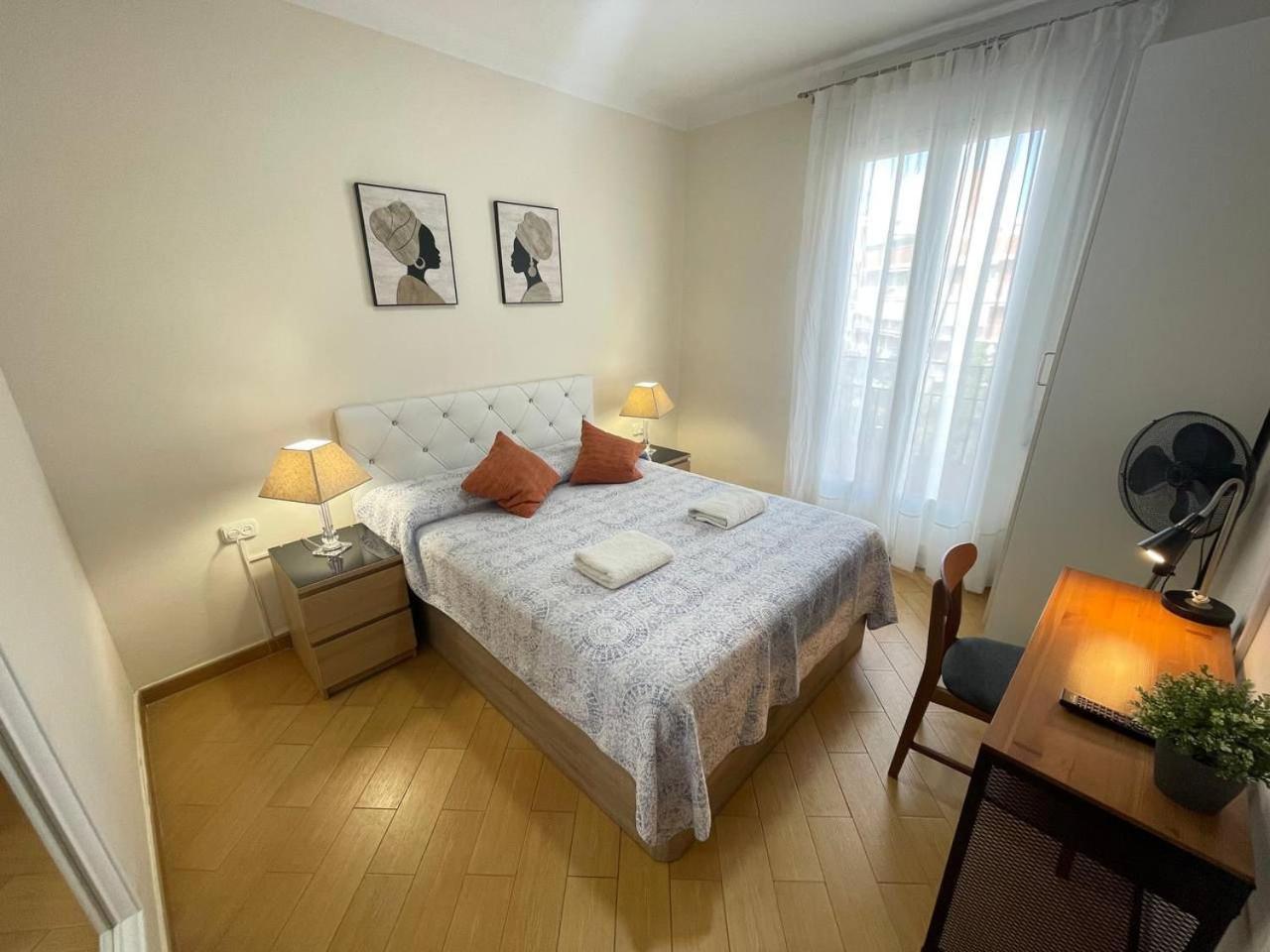 Rooms Nueva Valencia Барселона Екстериор снимка