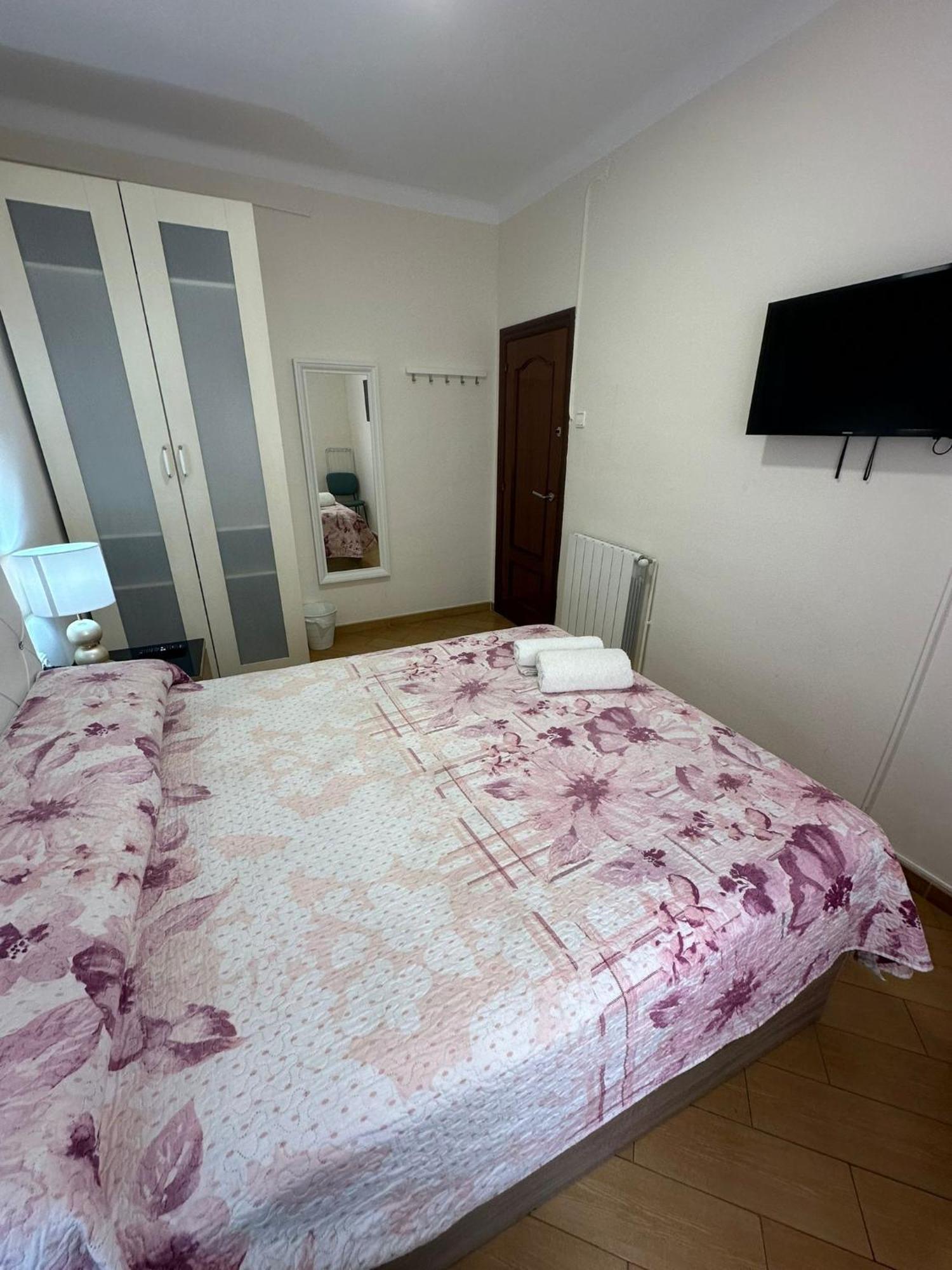 Rooms Nueva Valencia Барселона Екстериор снимка